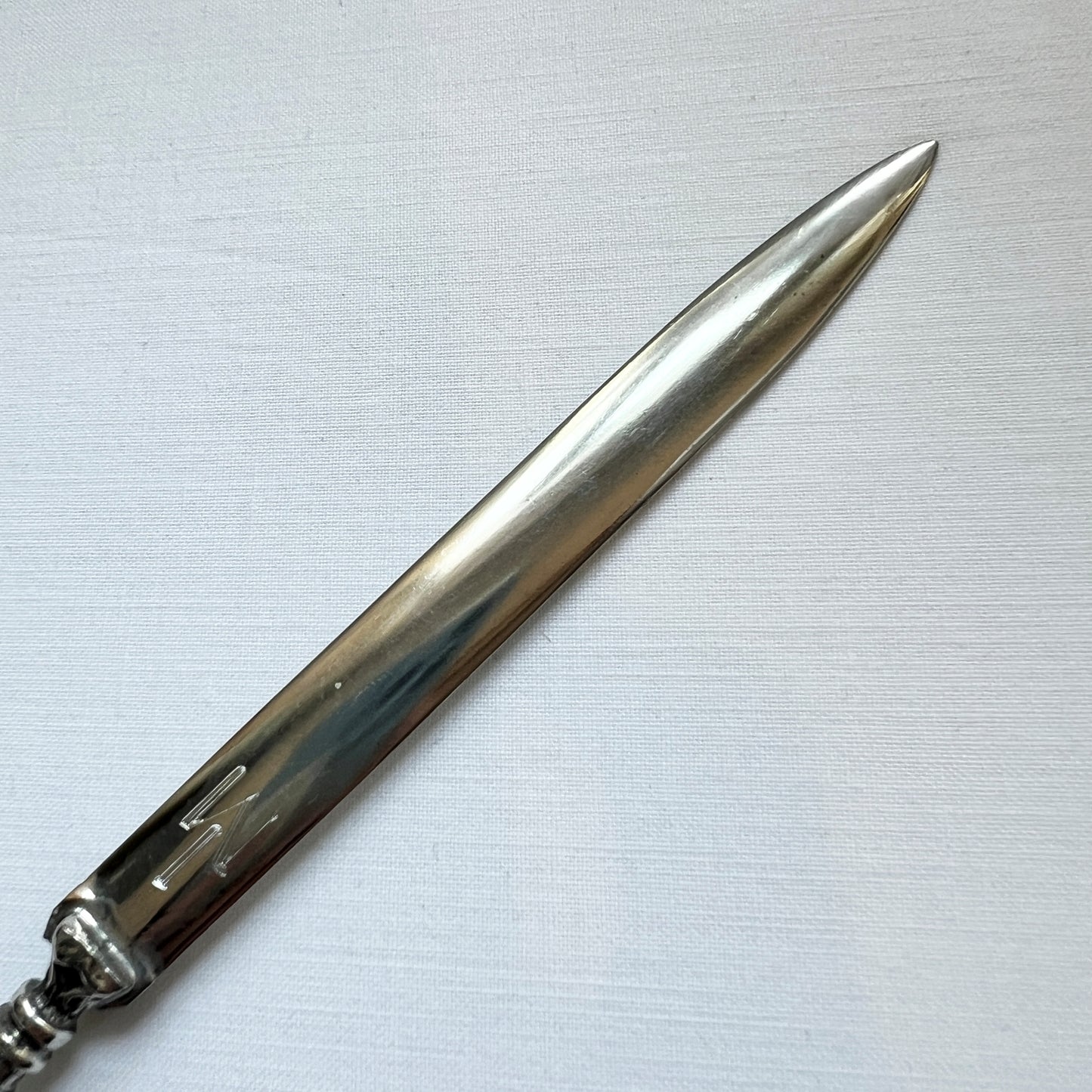 【Vintage】UK ‐ 1930s Hand Motif Letter Opener