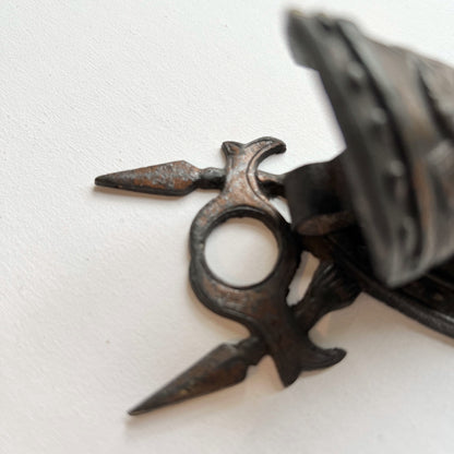 【Antique】UK - 1880s Knight Hand Clip